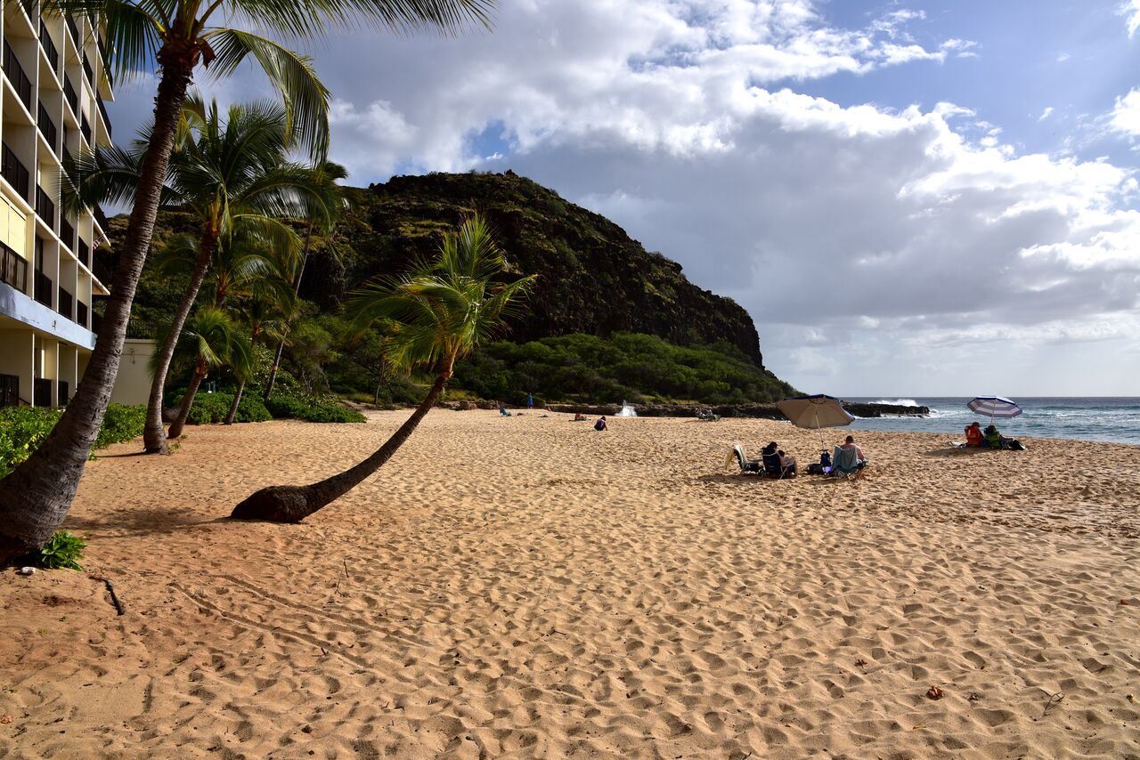 Picture of the Beach in Hawaiian Princess at Makaha.