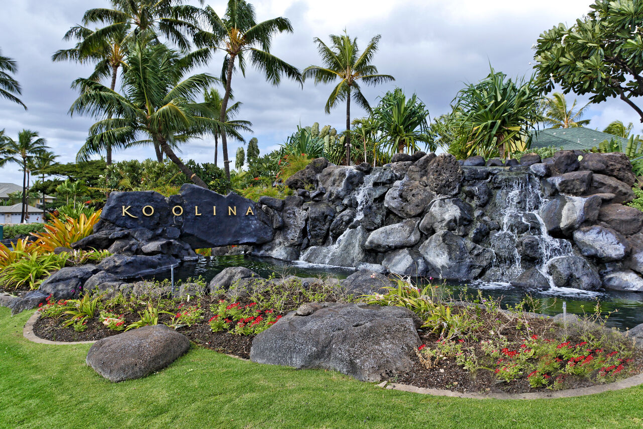 Picture of the Water Fountain in the Entrance at our Ko Olina Fairways Oahu Villa Rentals.