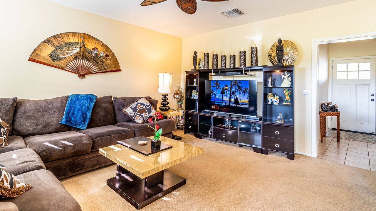 The Asian inspired living room of one of our Airbnb Rentals in Hawaii